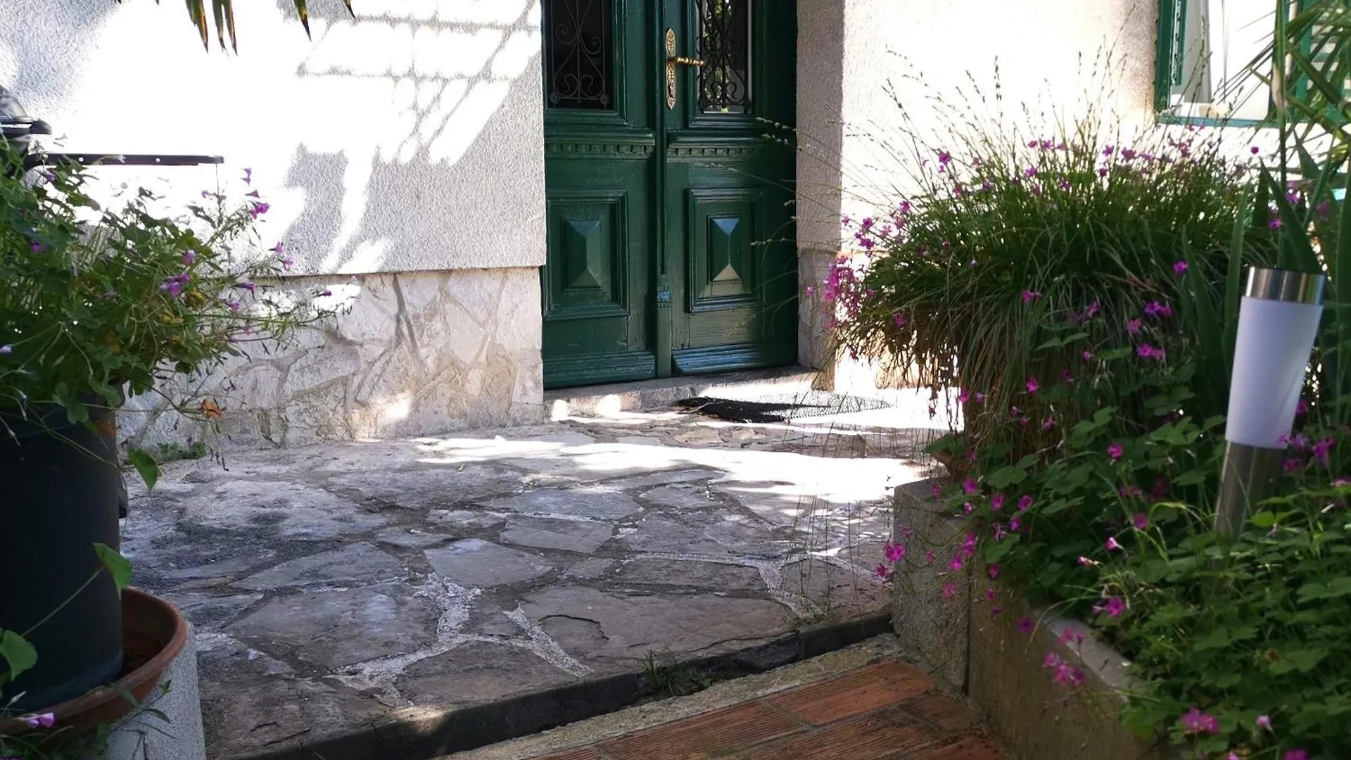Secret Garden Apartment With Private Parking Space Opatija